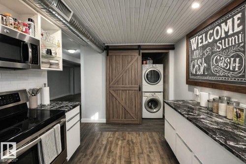 2111 146 Avenue, Edmonton, AB - Indoor Photo Showing Kitchen
