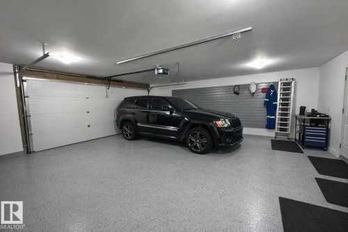 2111 146 Avenue, Edmonton, AB - Indoor Photo Showing Garage