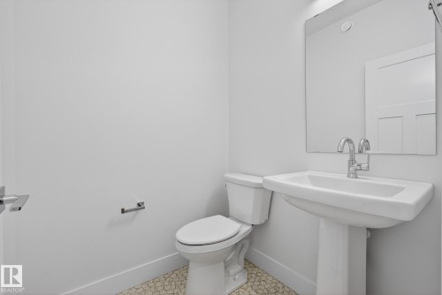 7091 Kiviaq Crescent, Edmonton, AB - Indoor Photo Showing Bathroom