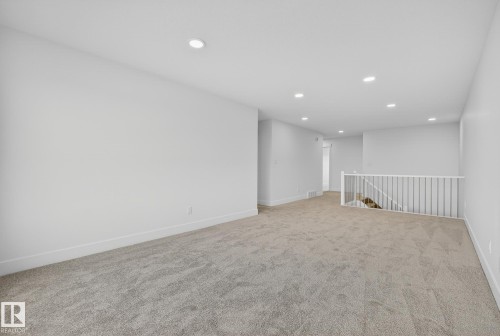 7091 Kiviaq Crescent, Edmonton, AB - Indoor Photo Showing Other Room