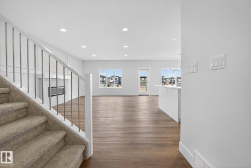 7091 Kiviaq Crescent, Edmonton, AB - Indoor Photo Showing Other Room