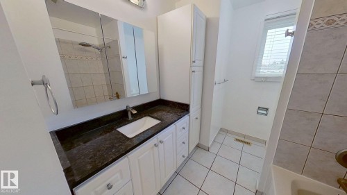 3432 81 Street, Edmonton, AB - Indoor Photo Showing Bathroom