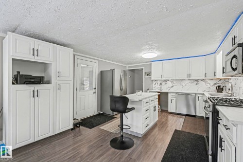 60221 Range Rd 43A, Rural Barrhead County, AB - Indoor Photo Showing Kitchen