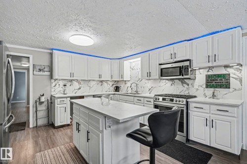 60221 Range Rd 43A, Rural Barrhead County, AB - Indoor Photo Showing Kitchen With Upgraded Kitchen