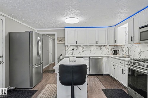 60221 Range Rd 43A, Rural Barrhead County, AB - Indoor Photo Showing Kitchen With Upgraded Kitchen