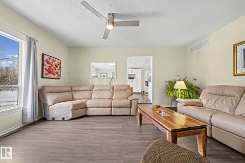 60221 Range Rd 43A, Rural Barrhead County, AB - Indoor Photo Showing Living Room