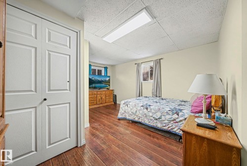60221 Range Rd 43A, Rural Barrhead County, AB - Indoor Photo Showing Bedroom