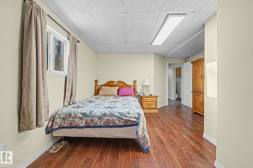 60221 Range Rd 43A, Rural Barrhead County, AB - Indoor Photo Showing Bedroom