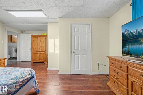 60221 Range Rd 43A, Rural Barrhead County, AB - Indoor Photo Showing Bedroom