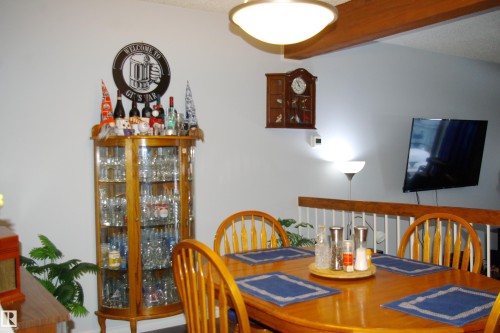 208 Lakeside Green, St. Albert, AB - Indoor Photo Showing Dining Room