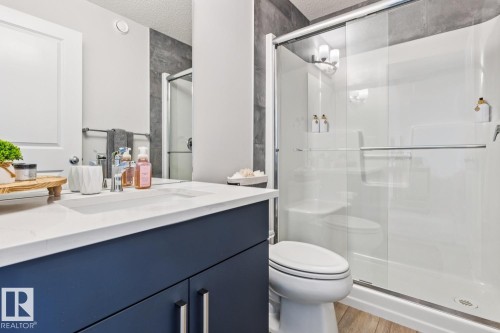 9317 Pear Link Link, Edmonton, AB - Indoor Photo Showing Bathroom