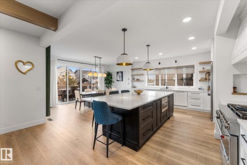 25 Jacobs Close, St. Albert, AB - Indoor Photo Showing Kitchen With Upgraded Kitchen