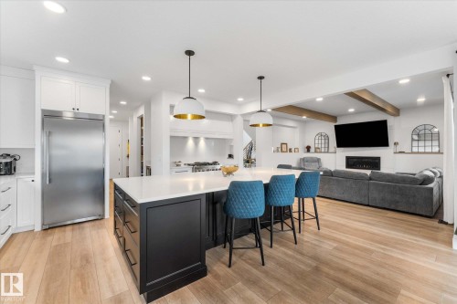 25 Jacobs Close, St. Albert, AB - Indoor Photo Showing Kitchen With Upgraded Kitchen