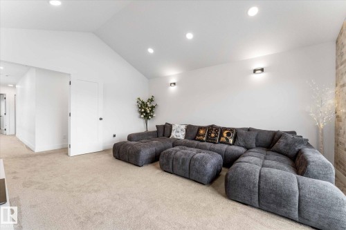 25 Jacobs Close, St. Albert, AB - Indoor Photo Showing Living Room