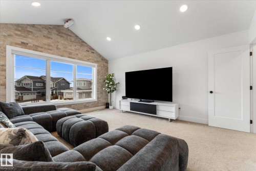 25 Jacobs Close, St. Albert, AB - Indoor Photo Showing Living Room