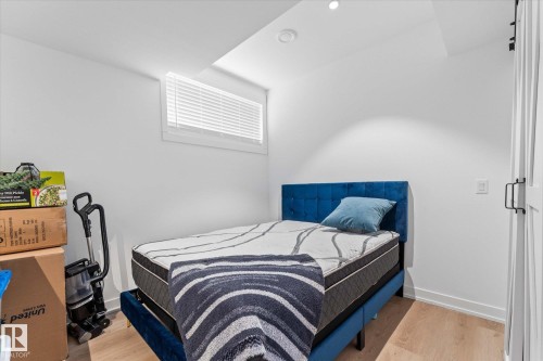 25 Jacobs Close, St. Albert, AB - Indoor Photo Showing Bedroom
