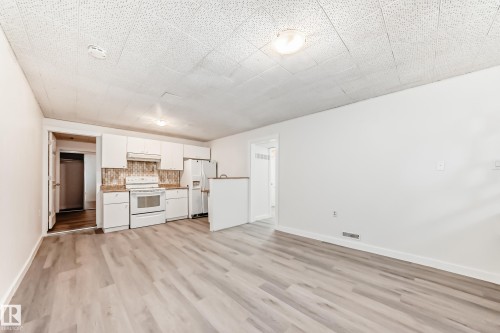 12837 90 Street, Edmonton, AB - Indoor Photo Showing Kitchen