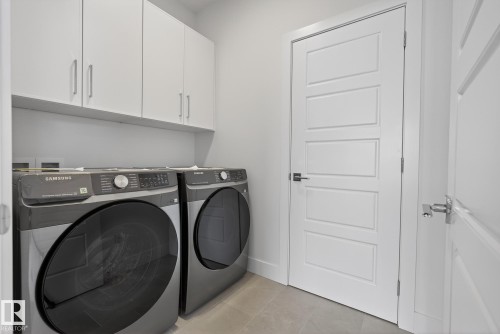 7093 Kiviaq Crescent, Edmonton, AB - Indoor Photo Showing Laundry Room
