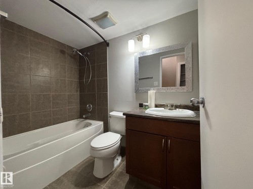 40 13590 38 Street, Edmonton, AB - Indoor Photo Showing Bathroom