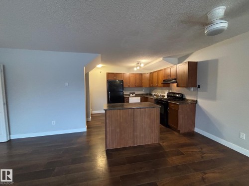 40 13590 38 Street, Edmonton, AB - Indoor Photo Showing Kitchen