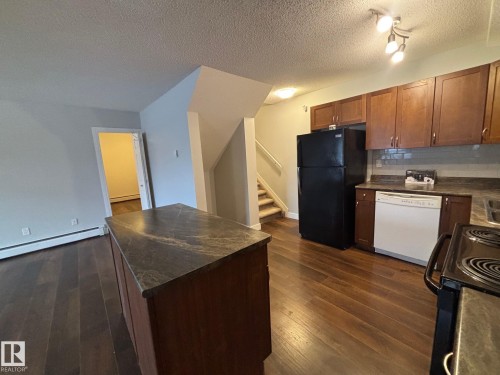 40 13590 38 Street, Edmonton, AB - Indoor Photo Showing Kitchen
