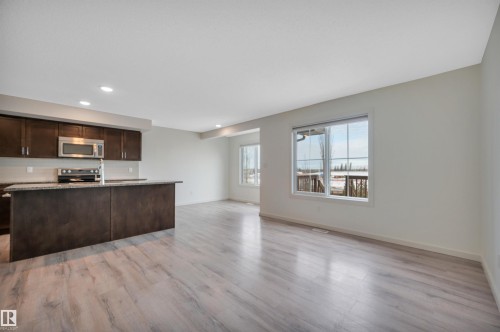 1336 Graydon Hill Way, Edmonton, AB - Indoor Photo Showing Kitchen