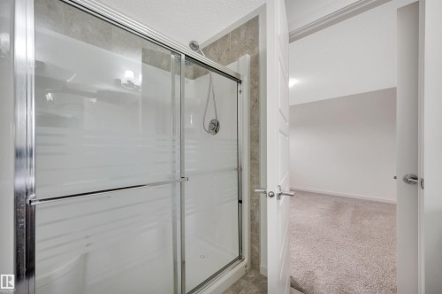 1336 Graydon Hill Way, Edmonton, AB - Indoor Photo Showing Bathroom