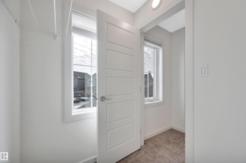 1336 Graydon Hill Way, Edmonton, AB - Indoor Photo Showing Other Room