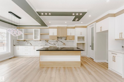 8411 Mayday Link Link, Edmonton, AB - Indoor Photo Showing Kitchen