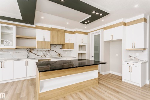 8411 Mayday Link Link, Edmonton, AB - Indoor Photo Showing Kitchen