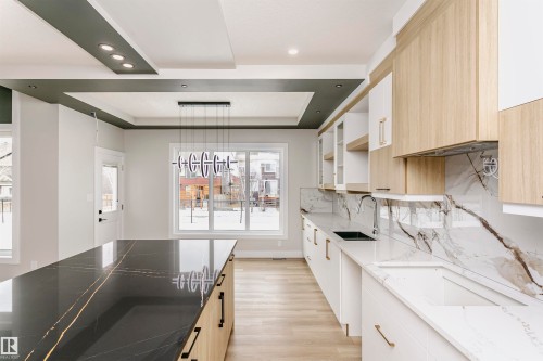 8411 Mayday Link Link, Edmonton, AB - Indoor Photo Showing Kitchen