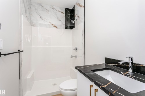 8411 Mayday Link Link, Edmonton, AB - Indoor Photo Showing Bathroom
