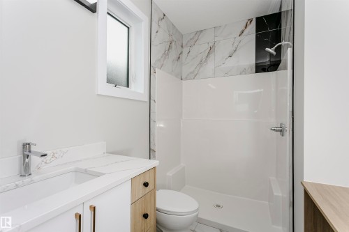 8411 Mayday Link Link, Edmonton, AB - Indoor Photo Showing Bathroom