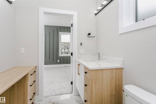 8411 Mayday Link Link, Edmonton, AB - Indoor Photo Showing Bathroom