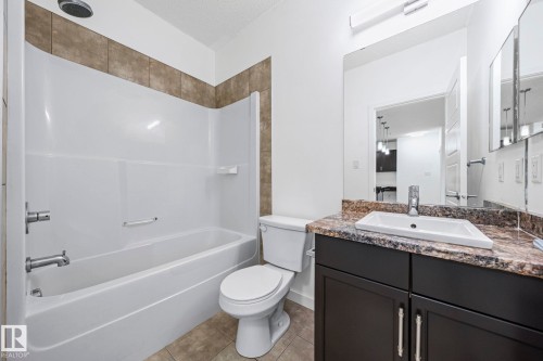 119 320 Ambleside Link Link, Edmonton, AB - Indoor Photo Showing Bathroom