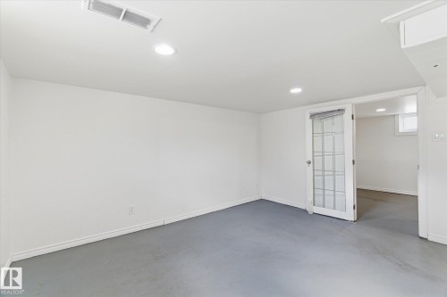 12821 122 Street, Edmonton, AB - Indoor Photo Showing Other Room