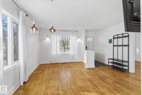 12821 122 Street, Edmonton, AB - Indoor Photo Showing Other Room