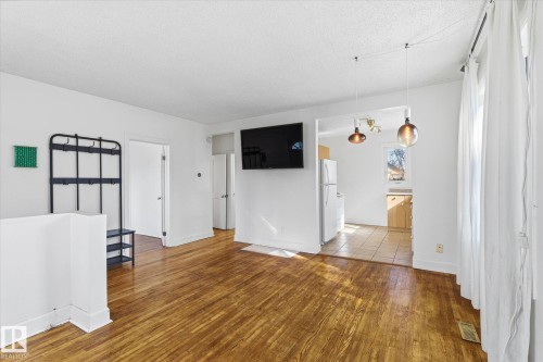 12821 122 Street, Edmonton, AB - Indoor