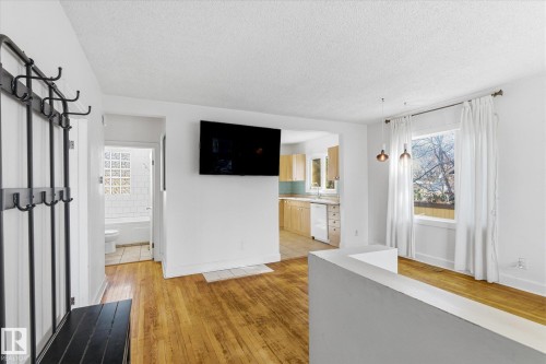 12821 122 Street, Edmonton, AB - Indoor