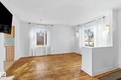 12821 122 Street, Edmonton, AB - Indoor Photo Showing Other Room