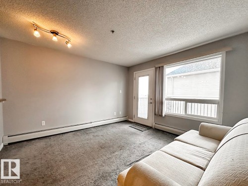 6315 7331 South Terwillegar Drive, Edmonton, AB - Indoor Photo Showing Other Room