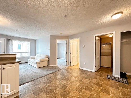 6315 7331 South Terwillegar Drive, Edmonton, AB - Indoor