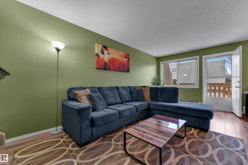 207 105 Mckenney Ave, St. Albert, AB - Indoor Photo Showing Living Room