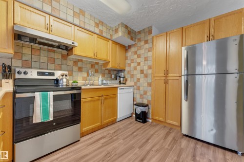 207 105 Mckenney Ave, St. Albert, AB - Indoor Photo Showing Kitchen