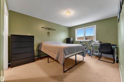 207 105 Mckenney Ave, St. Albert, AB - Indoor Photo Showing Bedroom