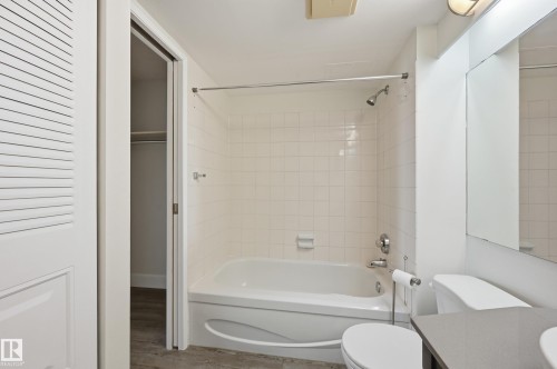 1910 10149 Saskatchewan Drive, Edmonton, AB - Indoor Photo Showing Bathroom