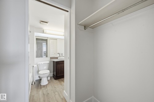 1910 10149 Saskatchewan Drive, Edmonton, AB - Indoor Photo Showing Bathroom