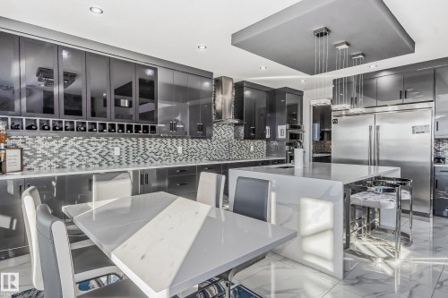 1448 25 Street, Edmonton, AB - Indoor