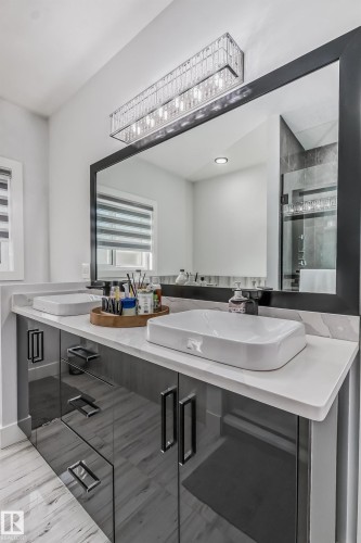 1448 25 Street, Edmonton, AB - Indoor