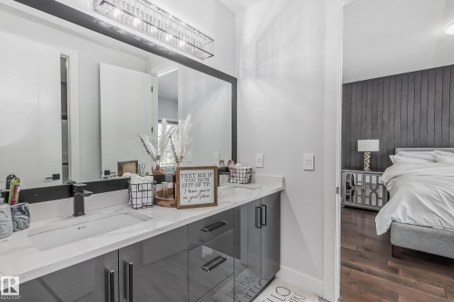 1448 25 Street, Edmonton, AB - Indoor Photo Showing Bathroom